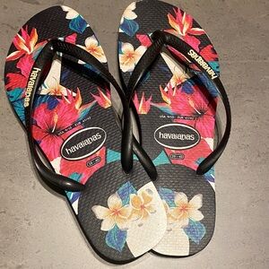 Havaianas Women's Black Floral Sandals